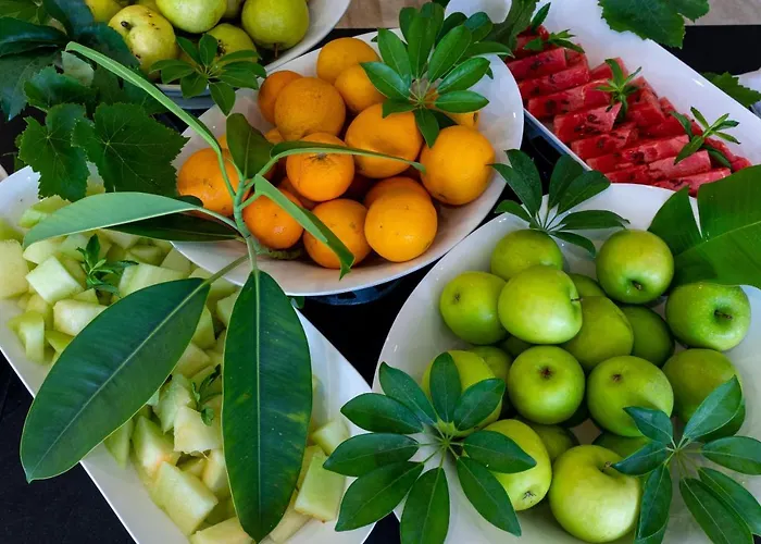 מלון Faros Premium 5*