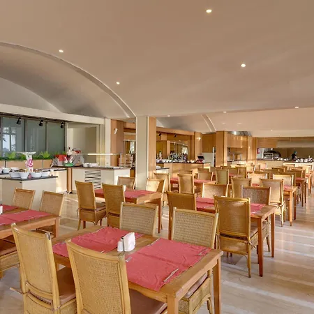 Faros Premium 酒店 马尔马里斯