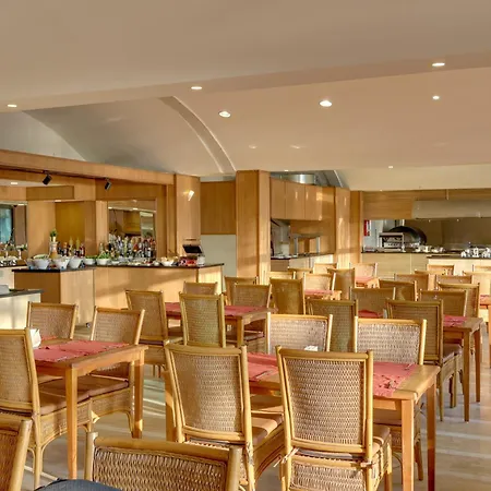 Faros Premium 酒店 马尔马里斯