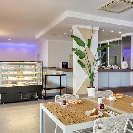 酒店 Faros Premium 马尔马里斯